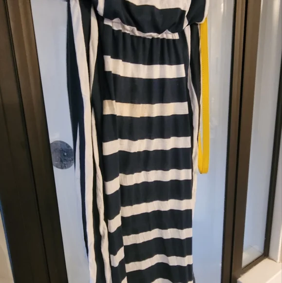 Maxi - Picture 4 of 4